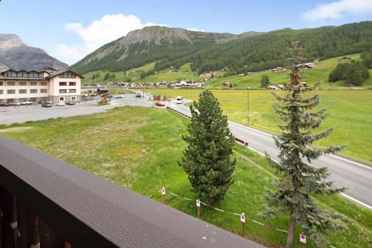 Appartamenti Arcobaleno Bianco Livigno Apartment